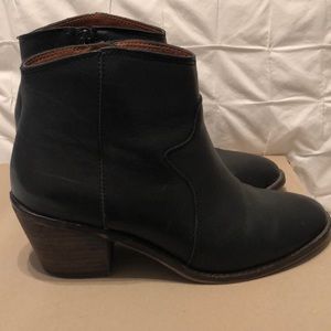 Lucky Brand black western ankle boot